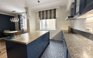 трехкомнатная квартира в Санкт-Петербург по адресу: Верности ул., 17