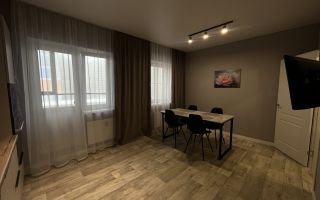 трехкомнатная квартира в Санкт-Петербург по адресу: Нижне-Каменская ул., 26