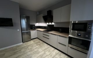 трехкомнатная квартира в Санкт-Петербург по адресу: Нижне-Каменская ул., 26