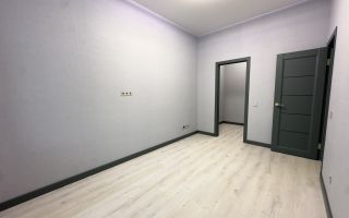 трехкомнатная квартира в Ленинградской области по адресу: Солнечная ул., 12