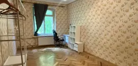 четырехкомнатная квартира в Санкт-Петербурге по адресу: Карташихина ул., 21