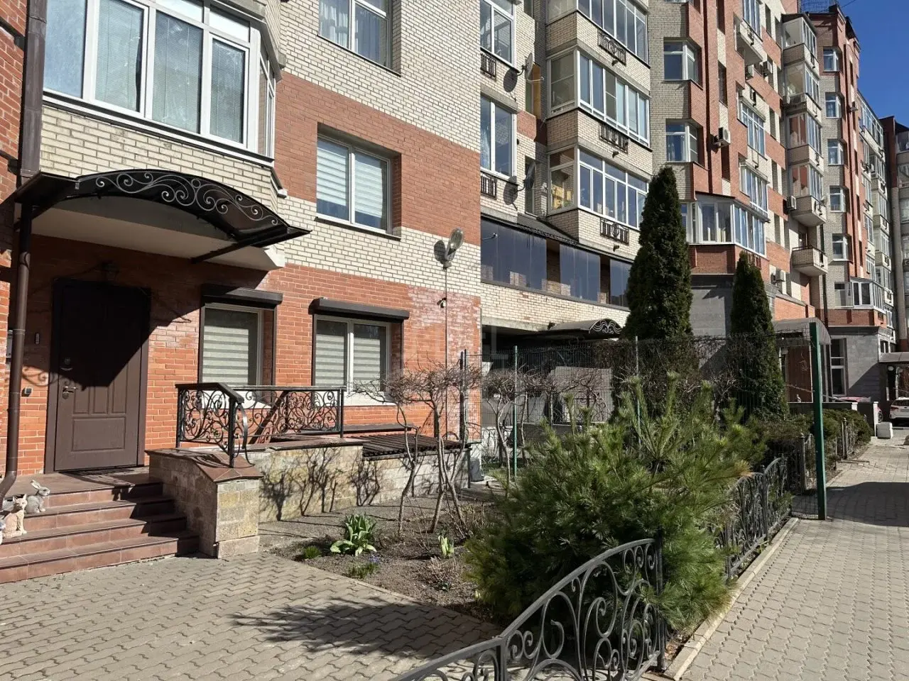 трехкомнатная квартира в Санкт-Петербурге по адресу: Маршала Жукова проспект, 54, к 6, литера Б