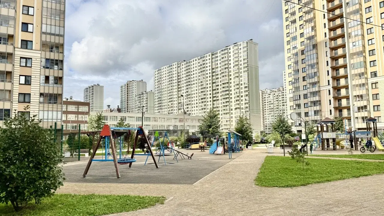 двухкомнатная квартира в Санкт-Петербурге по адресу: Дыбенко ул., 4, к 1, строение 1
