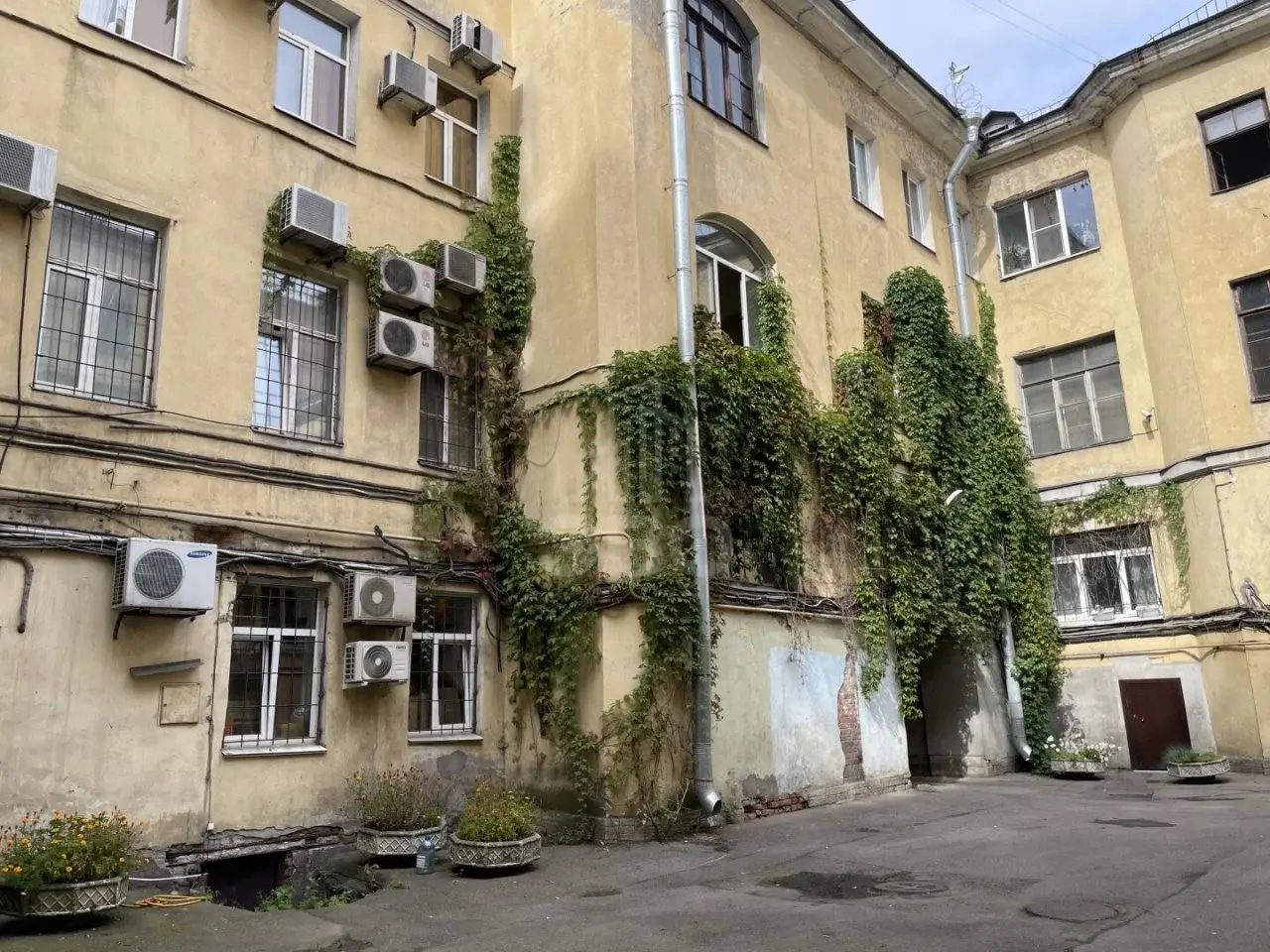 трехкомнатная квартира в Санкт-Петербурге по адресу: Реки Фонтанки наб., 102