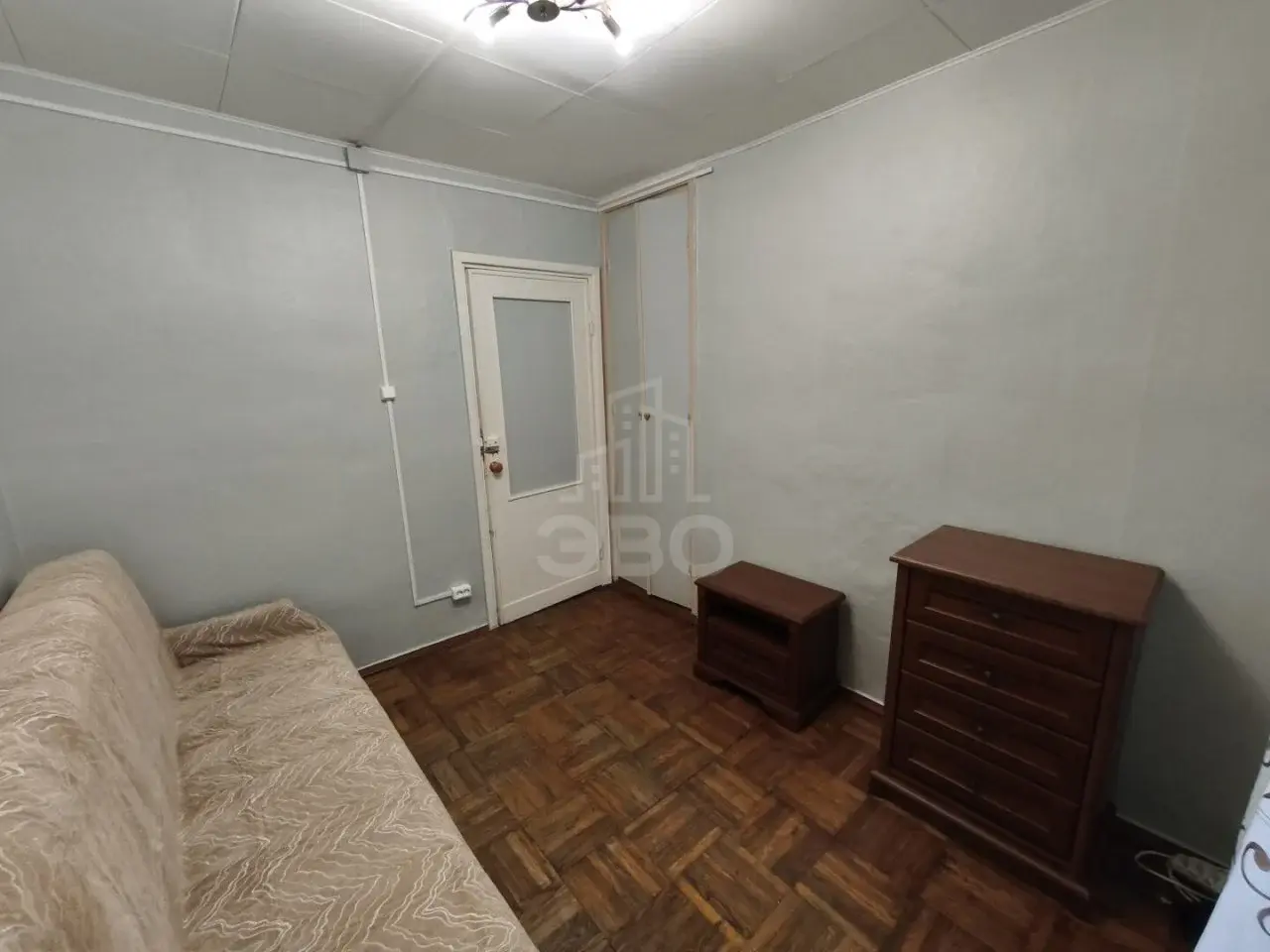 трехкомнатная квартира в Санкт-Петербурге по адресу: Червонного Казачества ул., 22