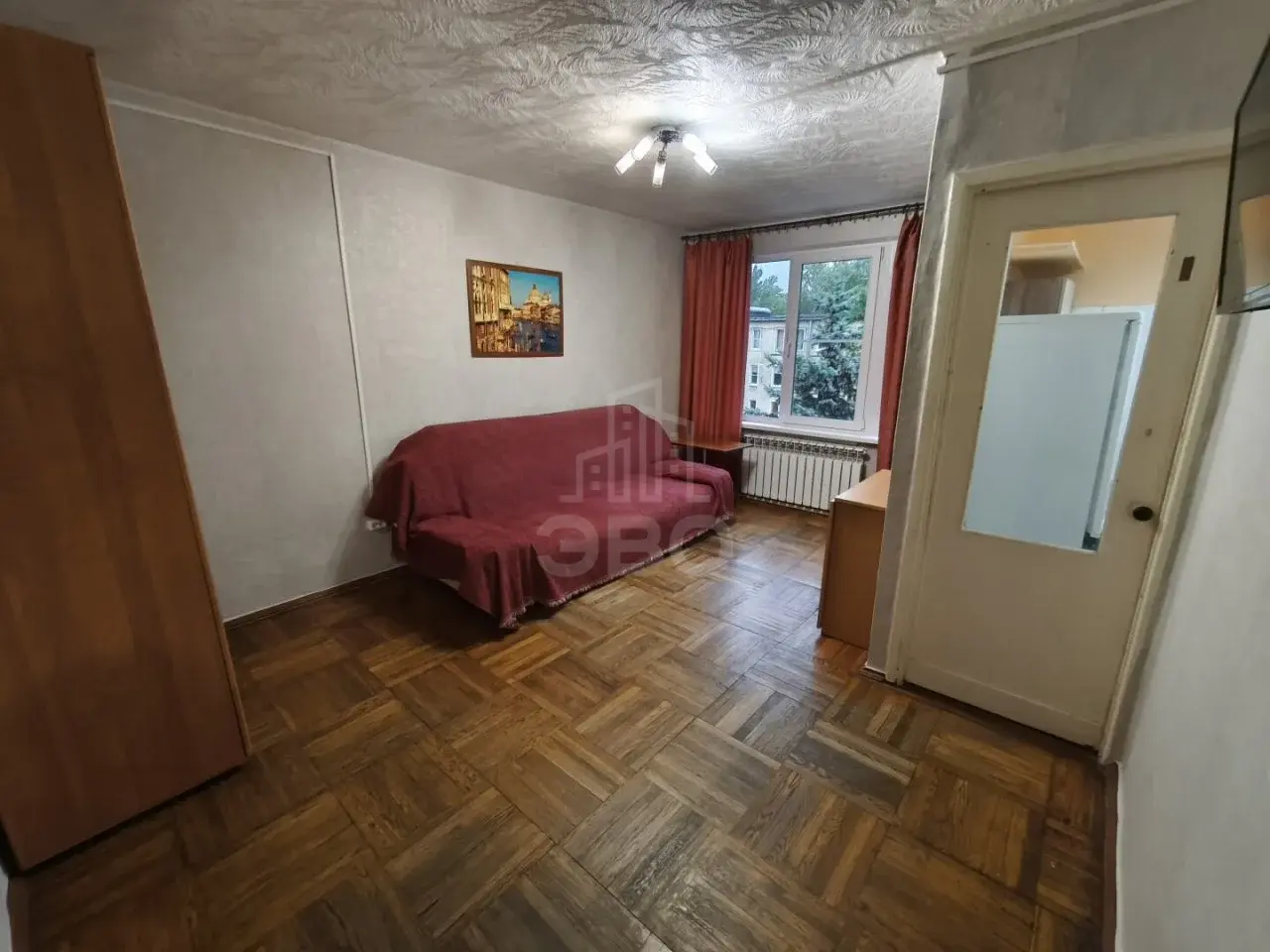 трехкомнатная квартира в Санкт-Петербурге по адресу: Червонного Казачества ул., 22