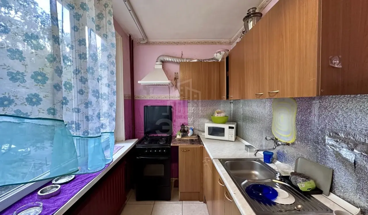 трехкомнатная квартира в Санкт-Петербурге по адресу: Солидарности проспект, 9, к 1