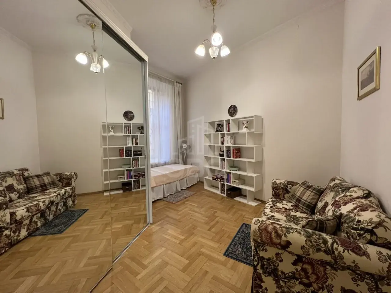 трехкомнатная квартира в Санкт-Петербурге по адресу: Караванная ул., 11/64, литера А