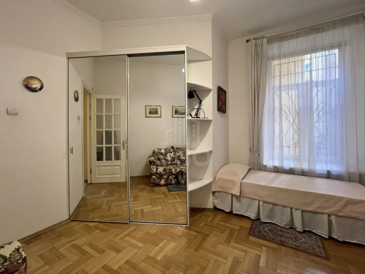 трехкомнатная квартира в Санкт-Петербурге по адресу: Караванная ул., 11/64, литера А