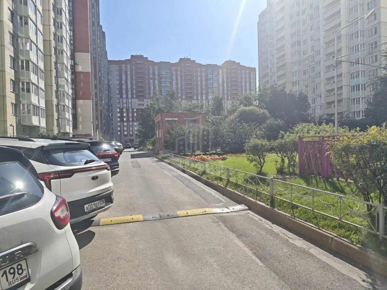 однокомнатная квартира в Санкт-Петербурге по адресу: Бадаева ул., 8, к 1
