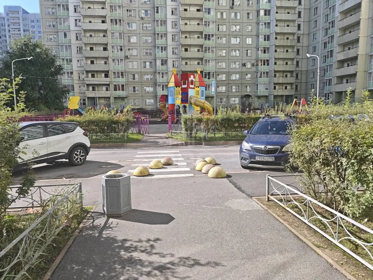 однокомнатная квартира в Санкт-Петербурге по адресу: Бадаева ул., 8, к 1