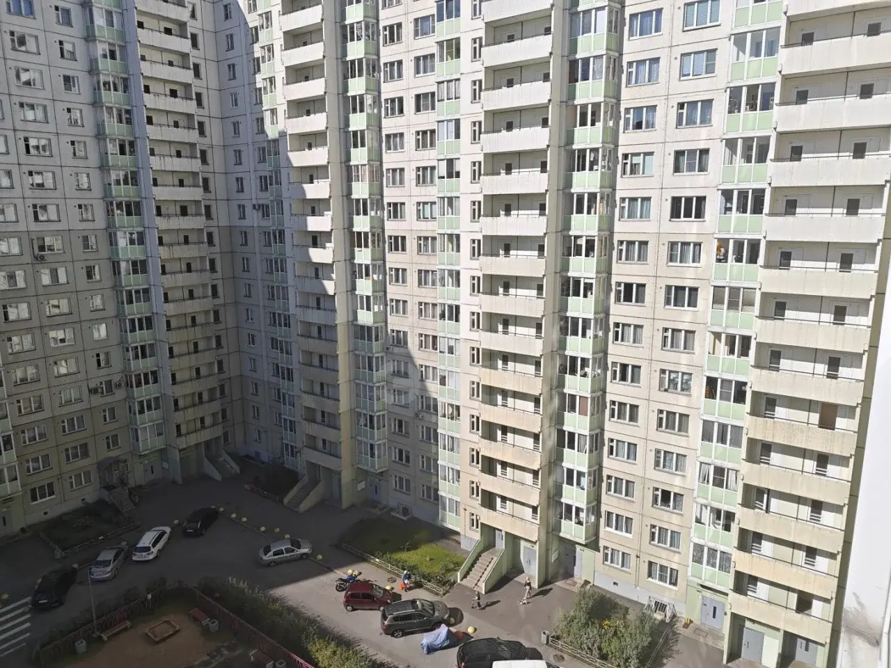 однокомнатная квартира в Санкт-Петербурге по адресу: Бадаева ул., 8, к 1