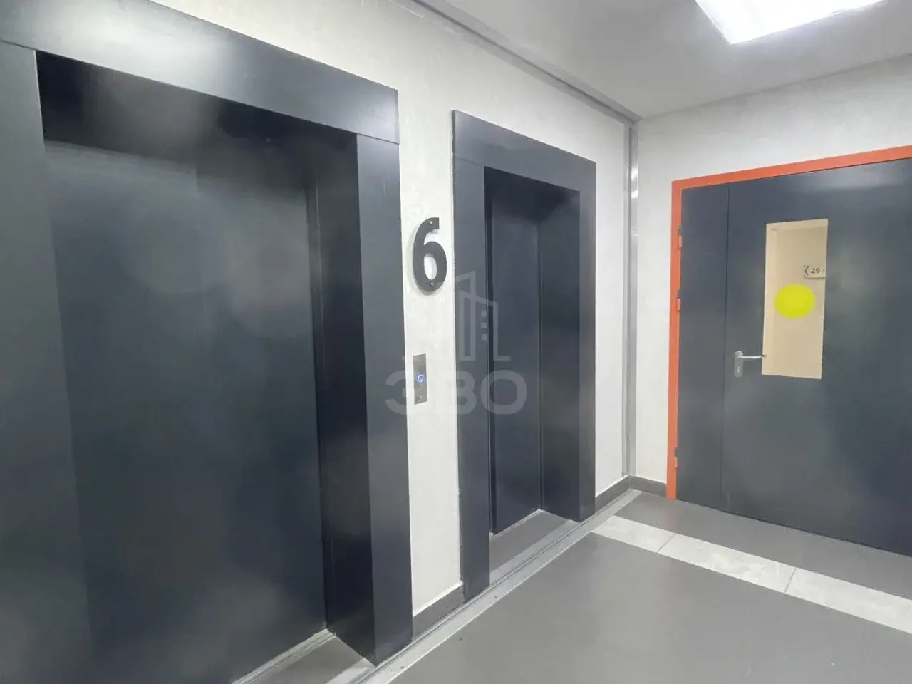 трехкомнатная квартира в Санкт-Петербурге по адресу: Шишкина ул., 309, к 1, строение 1