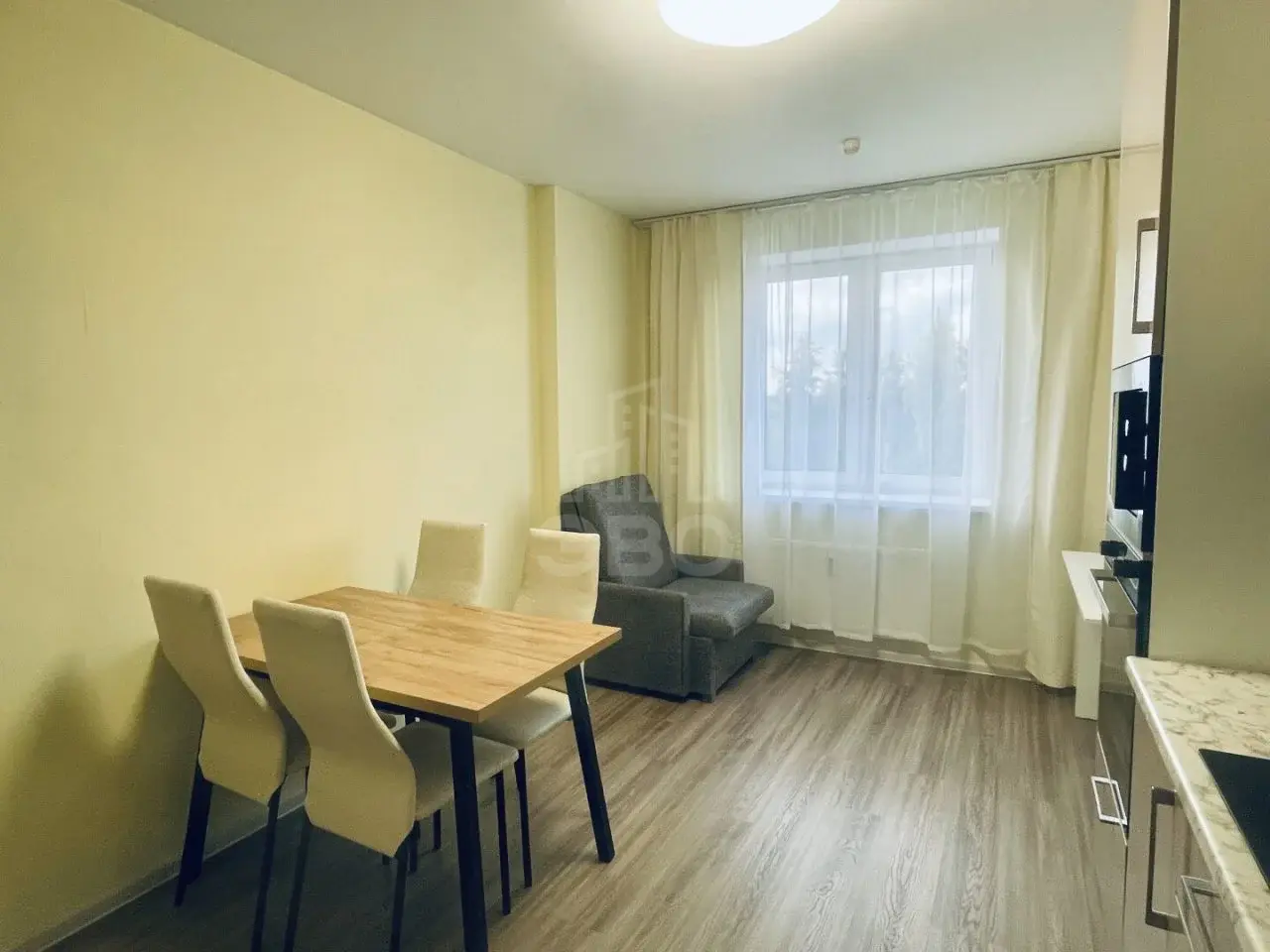 трехкомнатная квартира в Санкт-Петербурге по адресу: Шишкина ул., 309, к 1, строение 1