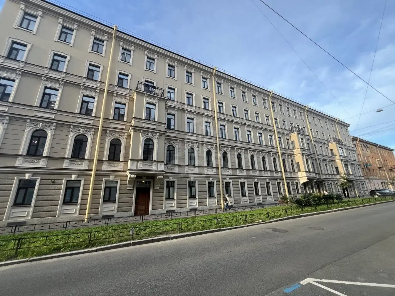 трехкомнатная квартира в Санкт-Петербурге по адресу: 11-я Красноармейская ул., 7