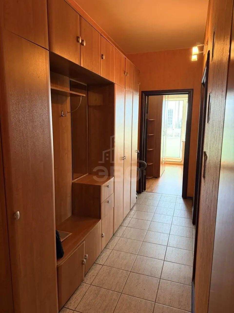 трехкомнатная квартира в Санкт-Петербурге по адресу: Ткачей ул., 68, к 2