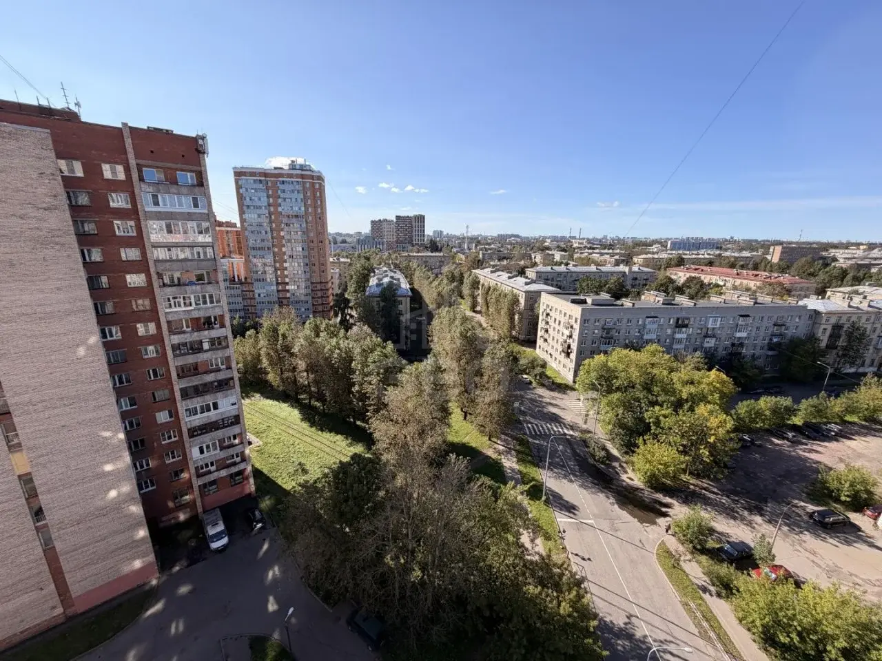трехкомнатная квартира в Санкт-Петербурге по адресу: Ткачей ул., 68, к 2