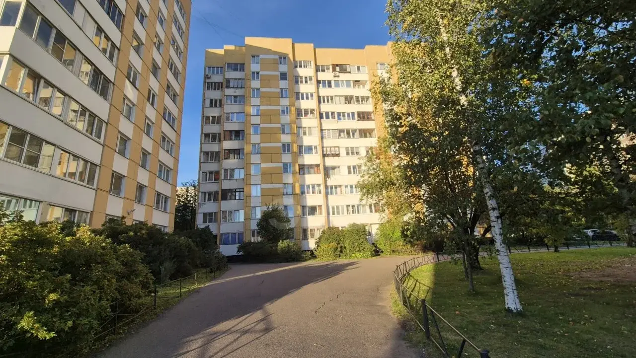 трехкомнатная квартира в Санкт-Петербурге по адресу: Планерная ул., 47, к 4
