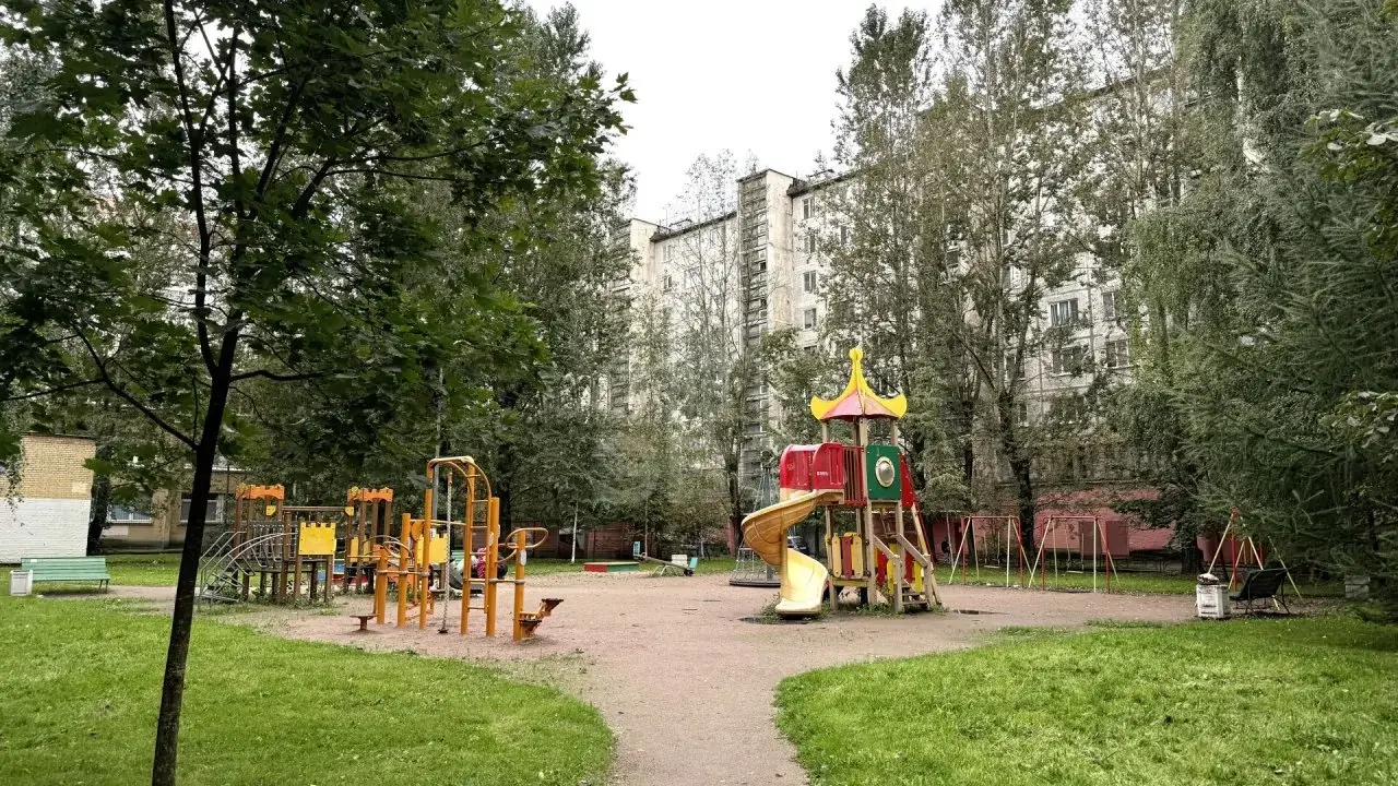 однокомнатная квартира в Санкт-Петербурге по адресу: Народная ул., 5