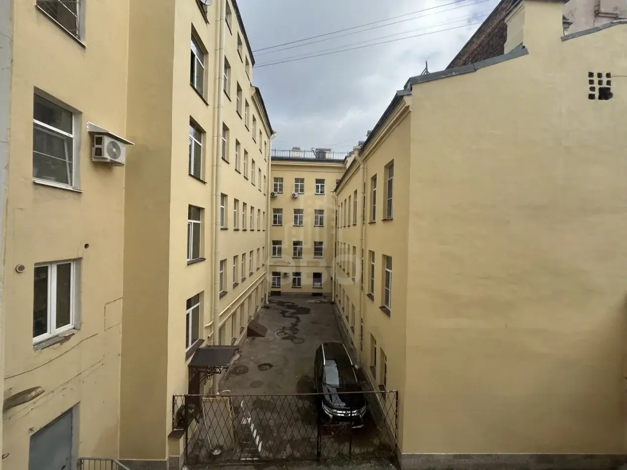 трехкомнатная квартира в Санкт-Петербурге по адресу: Загородный проспект, 12