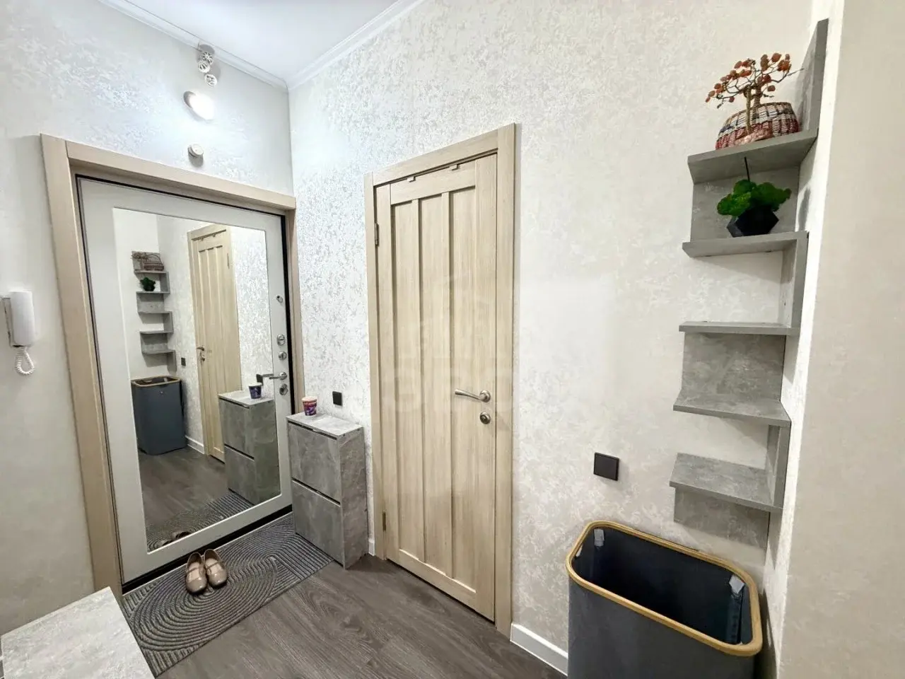 однокомнатная квартира в Санкт-Петербурге по адресу: Октябрьская наб., 44, строение 1