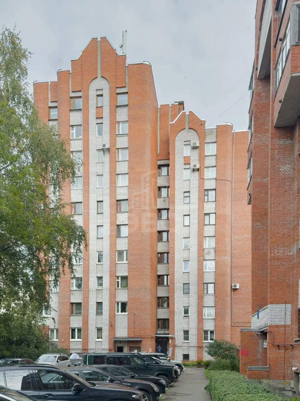 четырехкомнатная квартира в Санкт-Петербурге по адресу: Енотаевская ул., 4, к 3