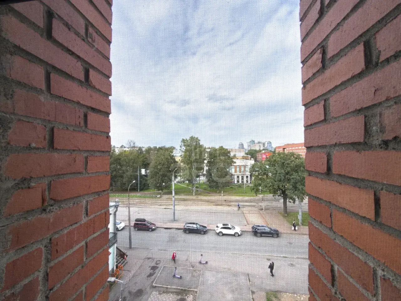 четырехкомнатная квартира в Санкт-Петербурге по адресу: Енотаевская ул., 4, к 3