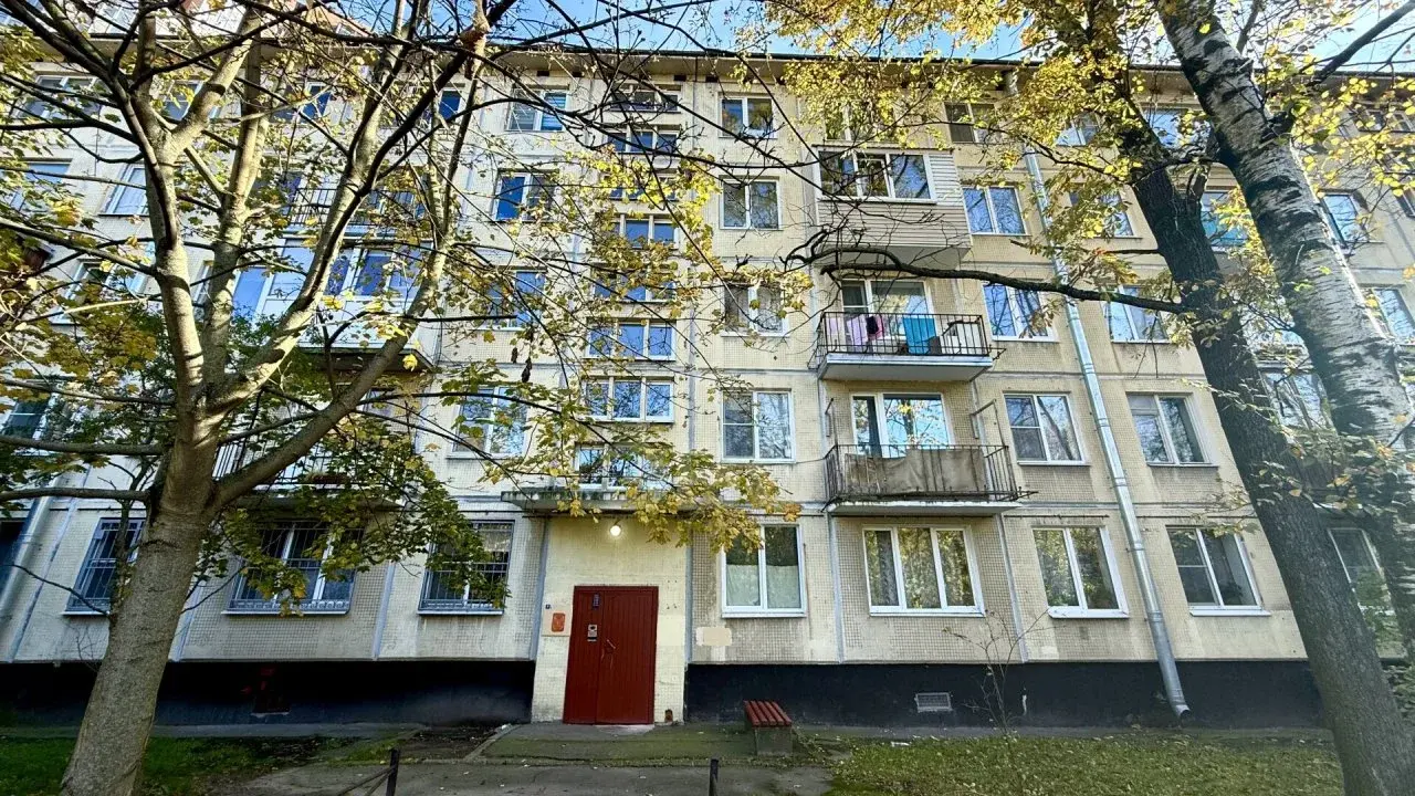 трехкомнатная квартира в Санкт-Петербурге по адресу: Варшавская ул., 61