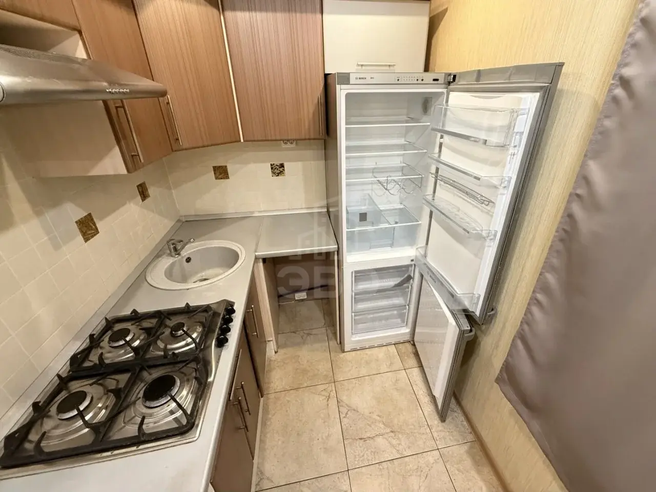 трехкомнатная квартира в Санкт-Петербурге по адресу: Белградская ул., 6к1