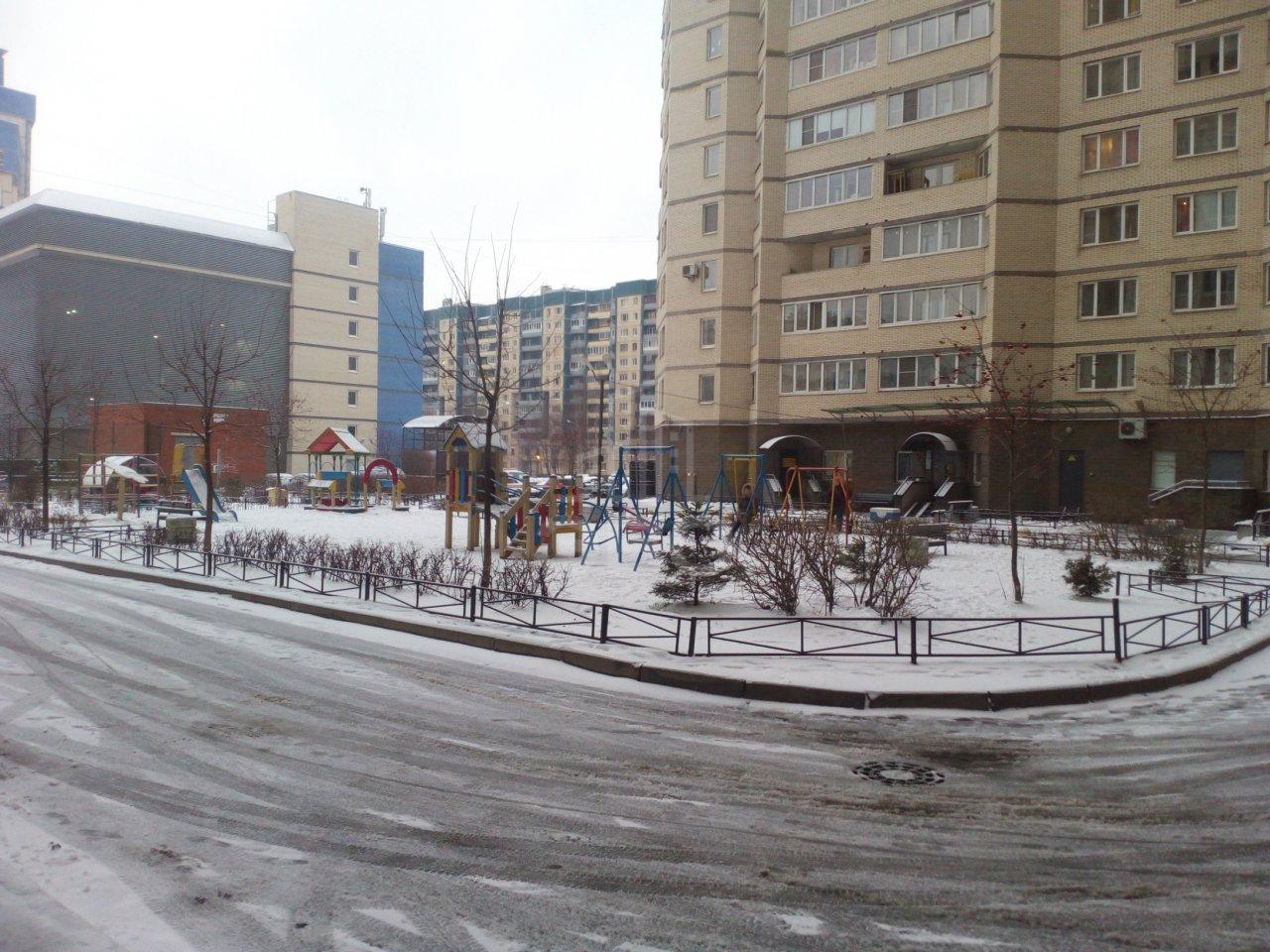 трехкомнатная квартира в Санкт-Петербурге по адресу: Сизова пр-кт., 25