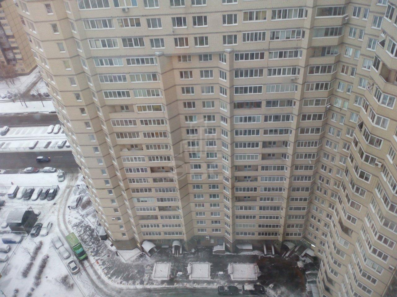 трехкомнатная квартира в Санкт-Петербурге по адресу: Сизова пр-кт., 25