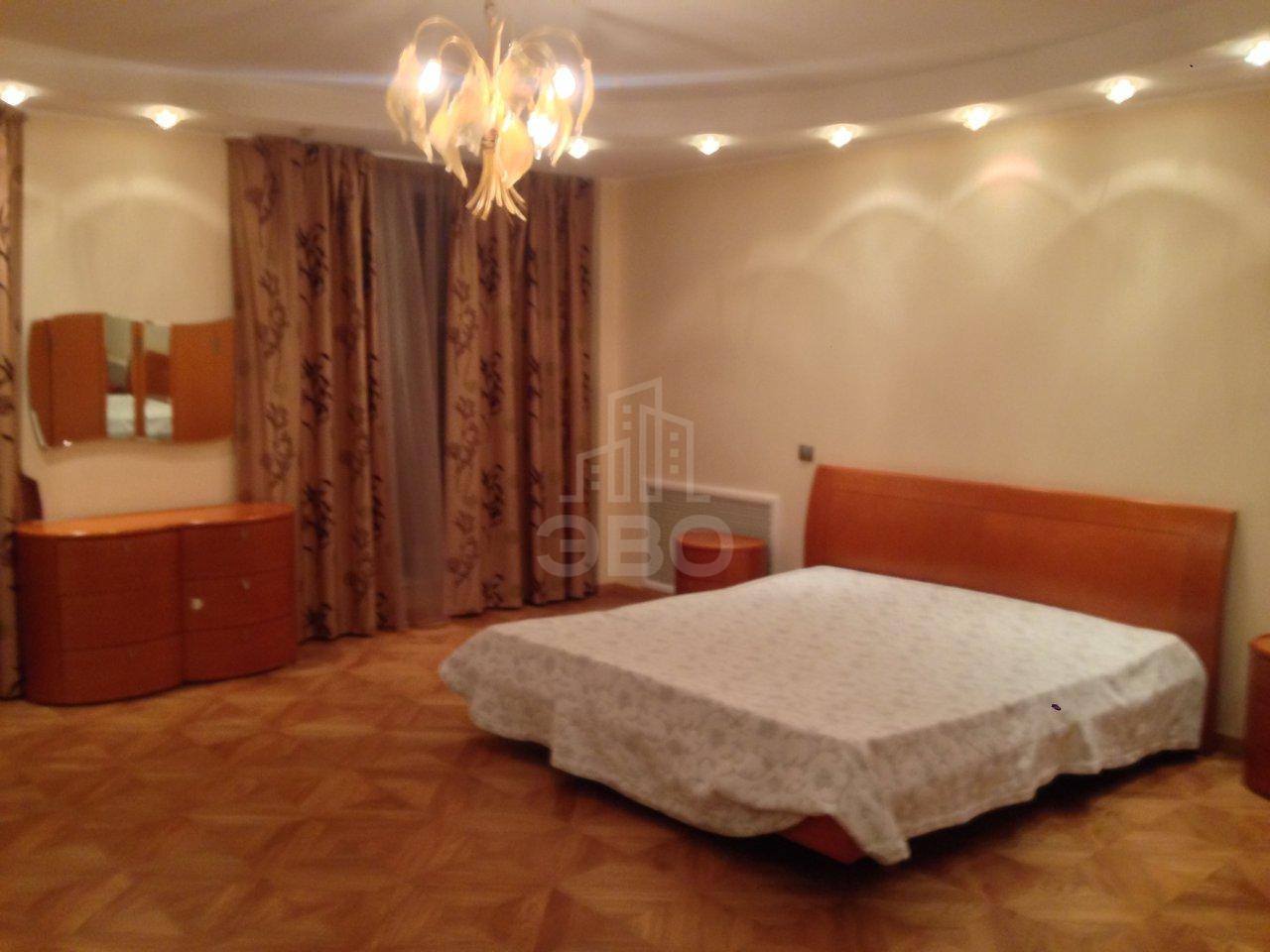 двухкомнатная квартира в Санкт-Петербурге по адресу: Петроградская наб 4