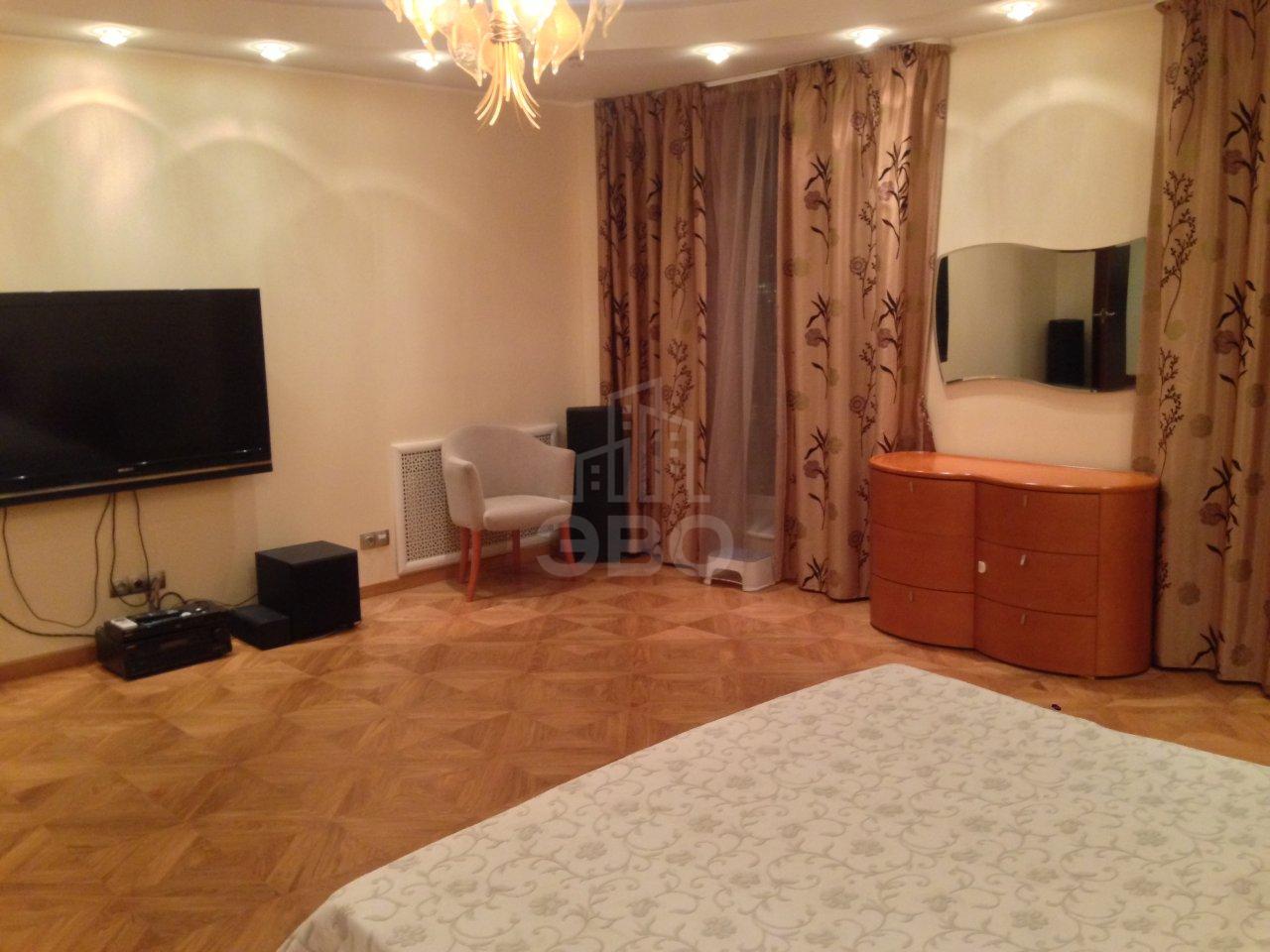 двухкомнатная квартира в Санкт-Петербурге по адресу: Петроградская наб 4