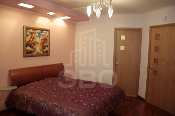 трехкомнатная квартира в Санкт-Петербурге по адресу: Невский 117