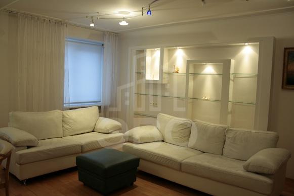 трехкомнатная квартира в Санкт-Петербурге по адресу: Невский 117