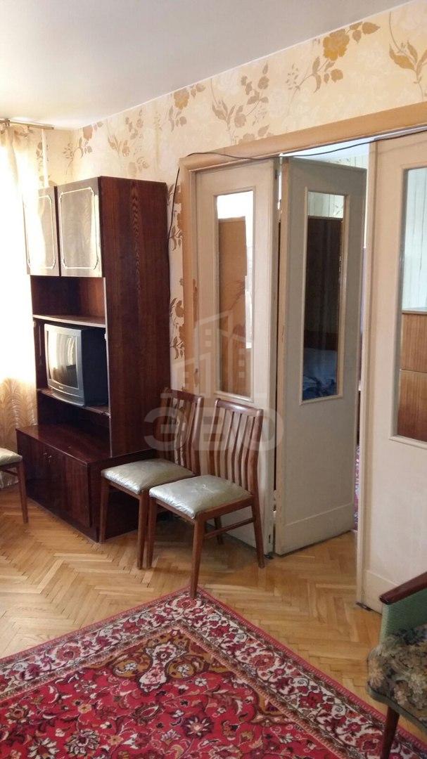 трехкомнатная квартира в Санкт-Петербурге по адресу: ул. Наличная д 37 к 3