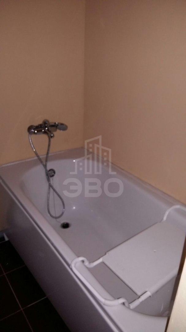 трехкомнатная квартира в Санкт-Петербурге по адресу: ул. Наличная д 37 к 3