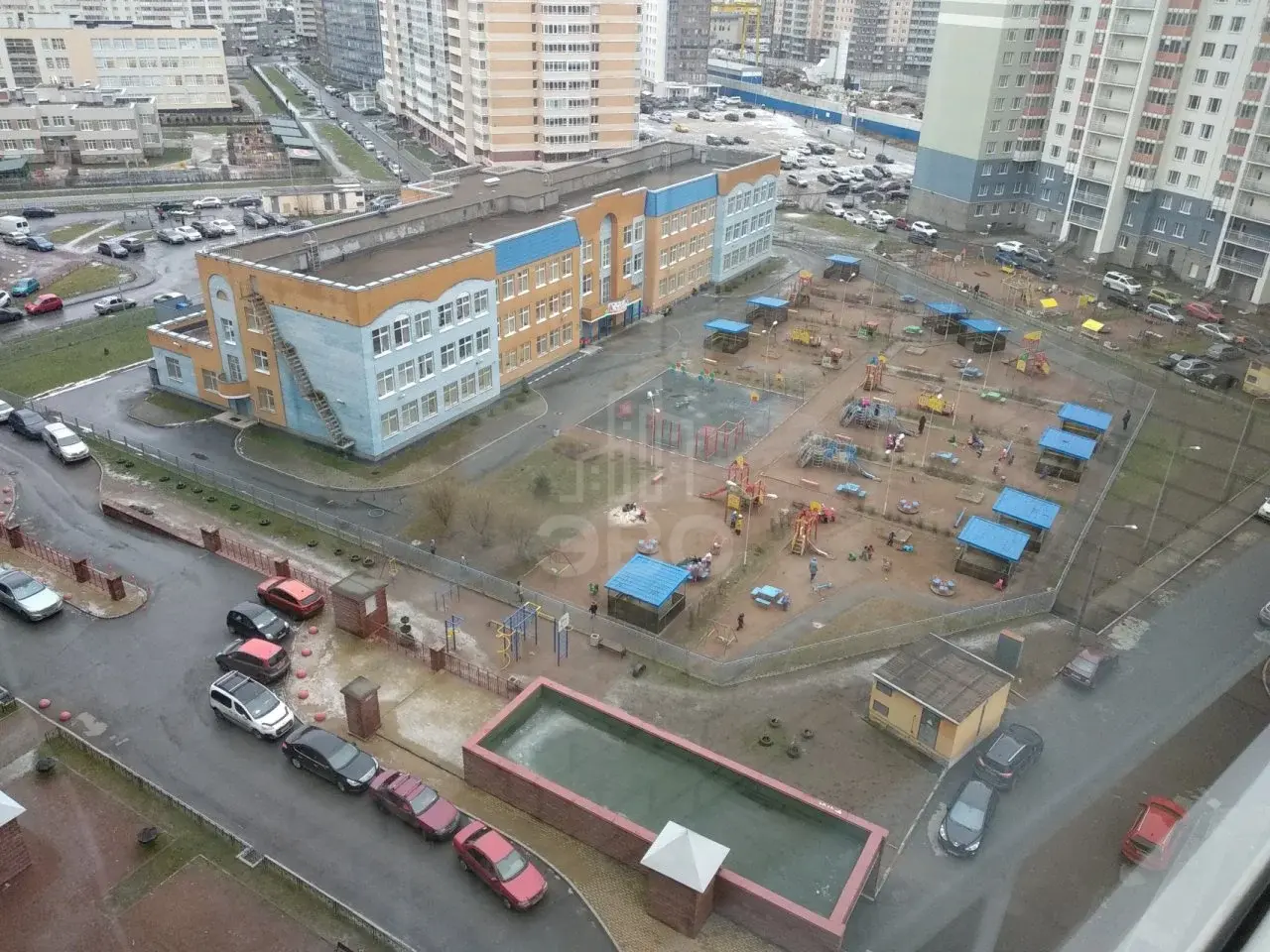 трехкомнатная квартира в Санкт-Петербурге по адресу: Лыжный пер., 3