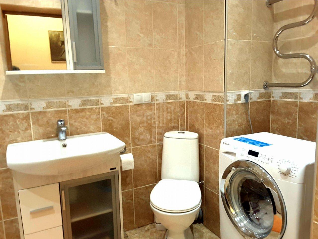 трехкомнатная квартира в Санкт-Петербурге по адресу: Лыжный пер., 3