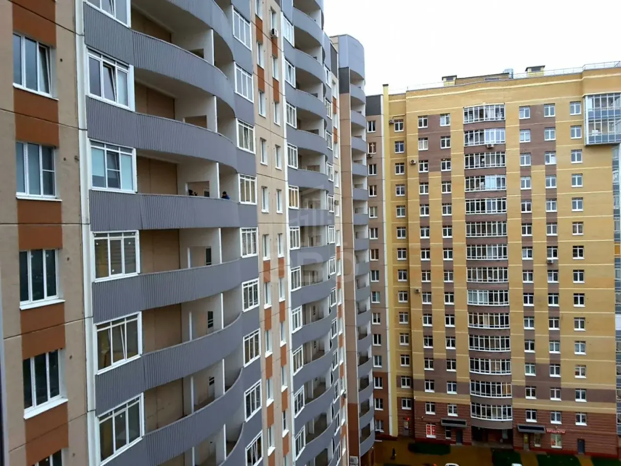трехкомнатная квартира в Санкт-Петербурге по адресу: Лыжный пер., 3