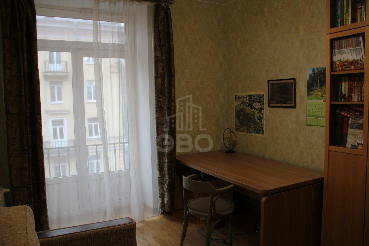 двухкомнатная квартира в Санкт-Петербурге по адресу: Средний В.О. пр д 99 к 18