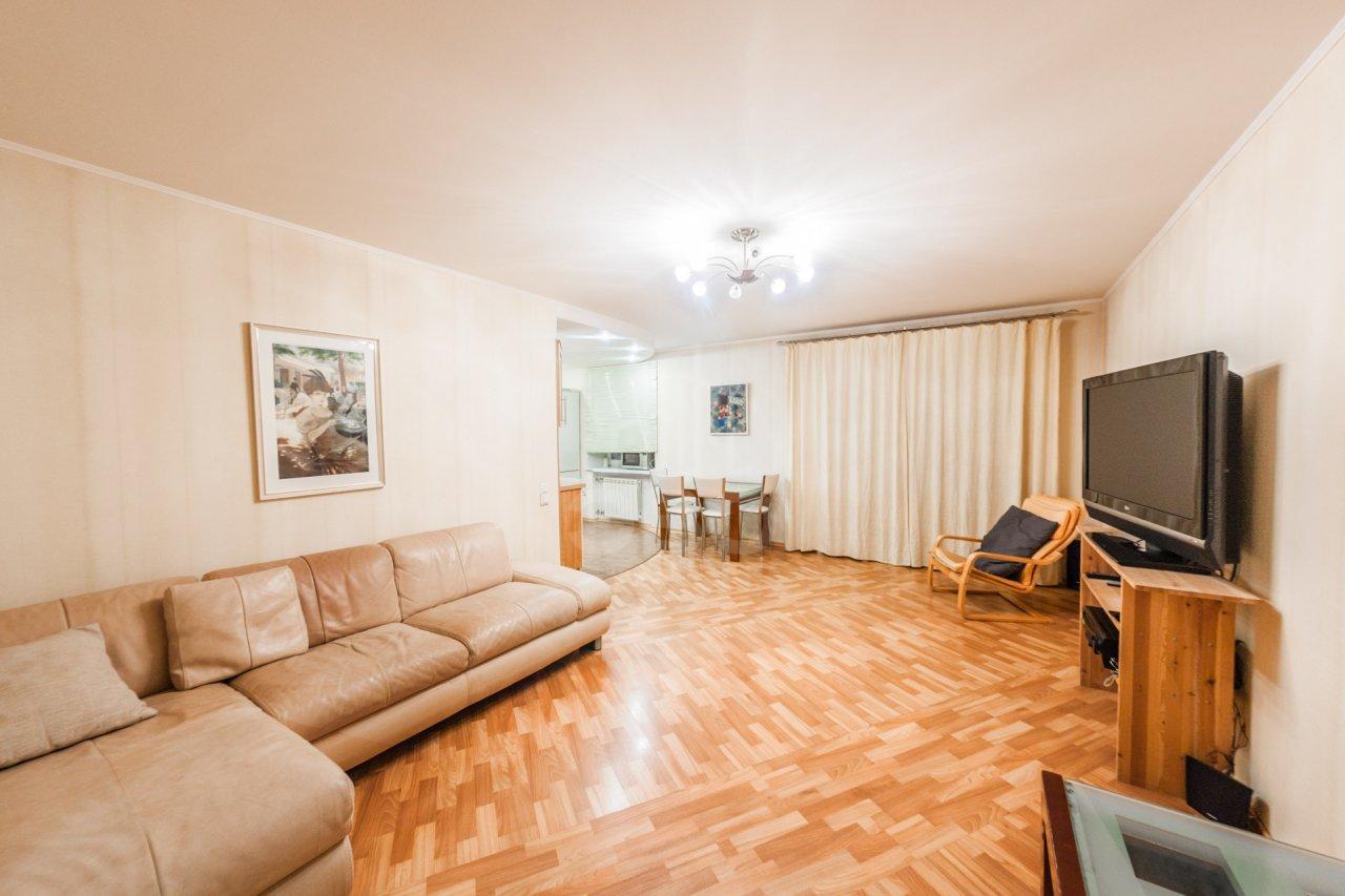 двухкомнатная квартира в Санкт-Петербурге по адресу: Авиаконструкторов пр-кт., 38, к 1