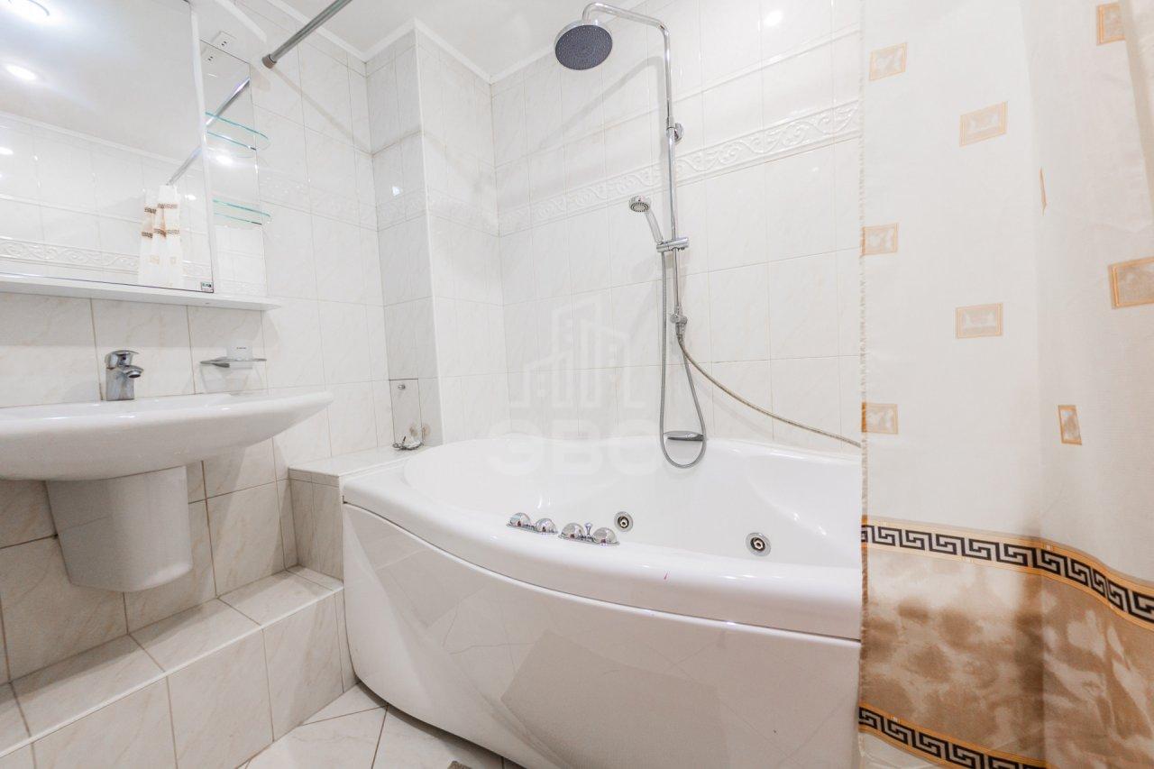 двухкомнатная квартира в Санкт-Петербурге по адресу: Авиаконструкторов пр-кт., 38, к 1