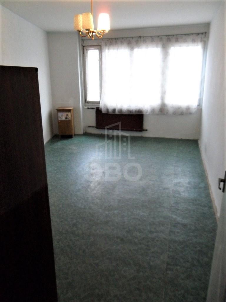 трехкомнатная квартира в Санкт-Петербурге по адресу: Ивана Фомина ул., 7, к 1