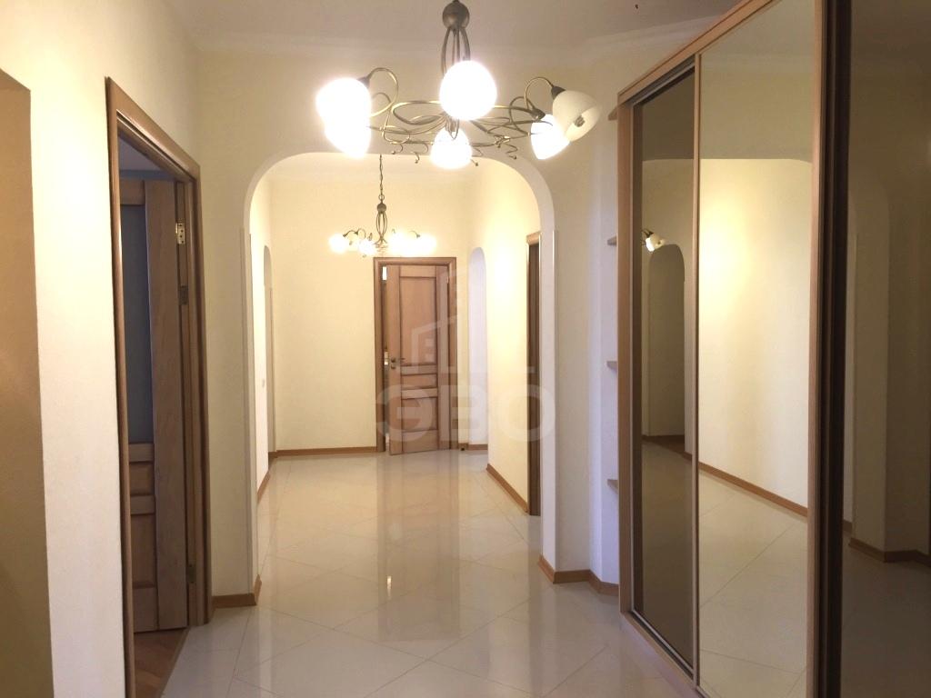 многокомнатная квартира в Санкт-Петербурге по адресу: наб. Реки Мойки, д.64