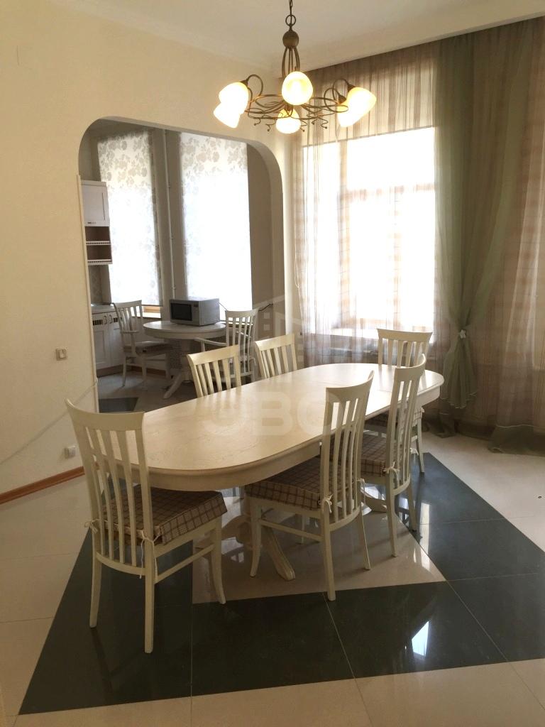 многокомнатная квартира в Санкт-Петербурге по адресу: наб. Реки Мойки, д.64