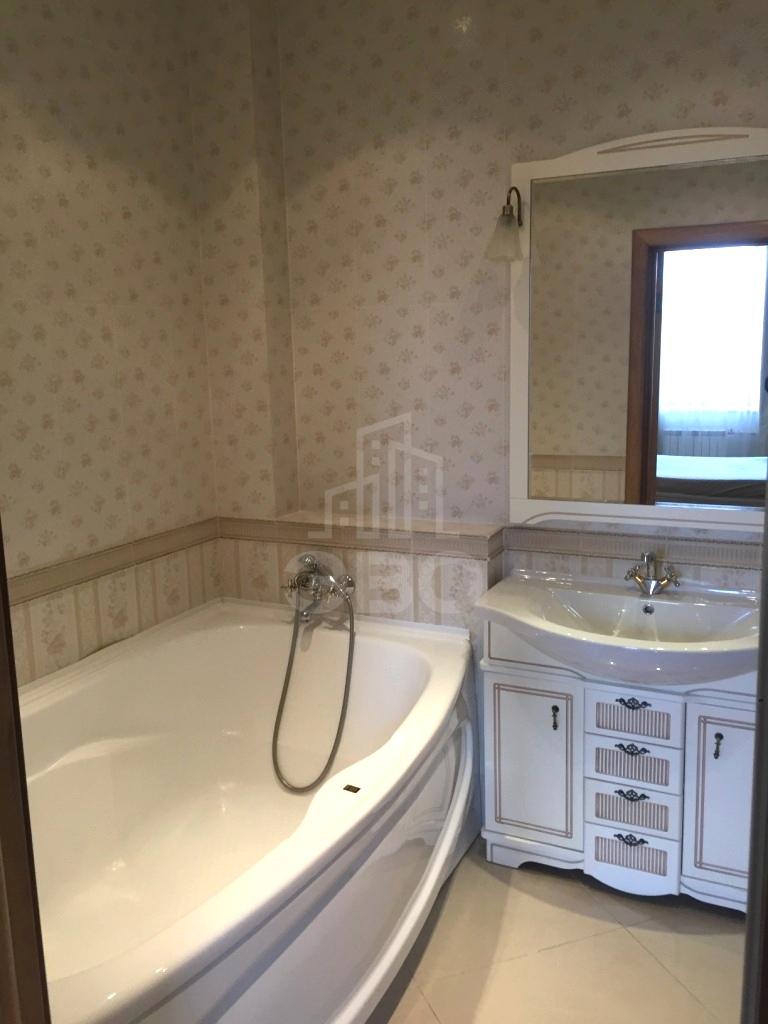 многокомнатная квартира в Санкт-Петербурге по адресу: наб. Реки Мойки, д.64