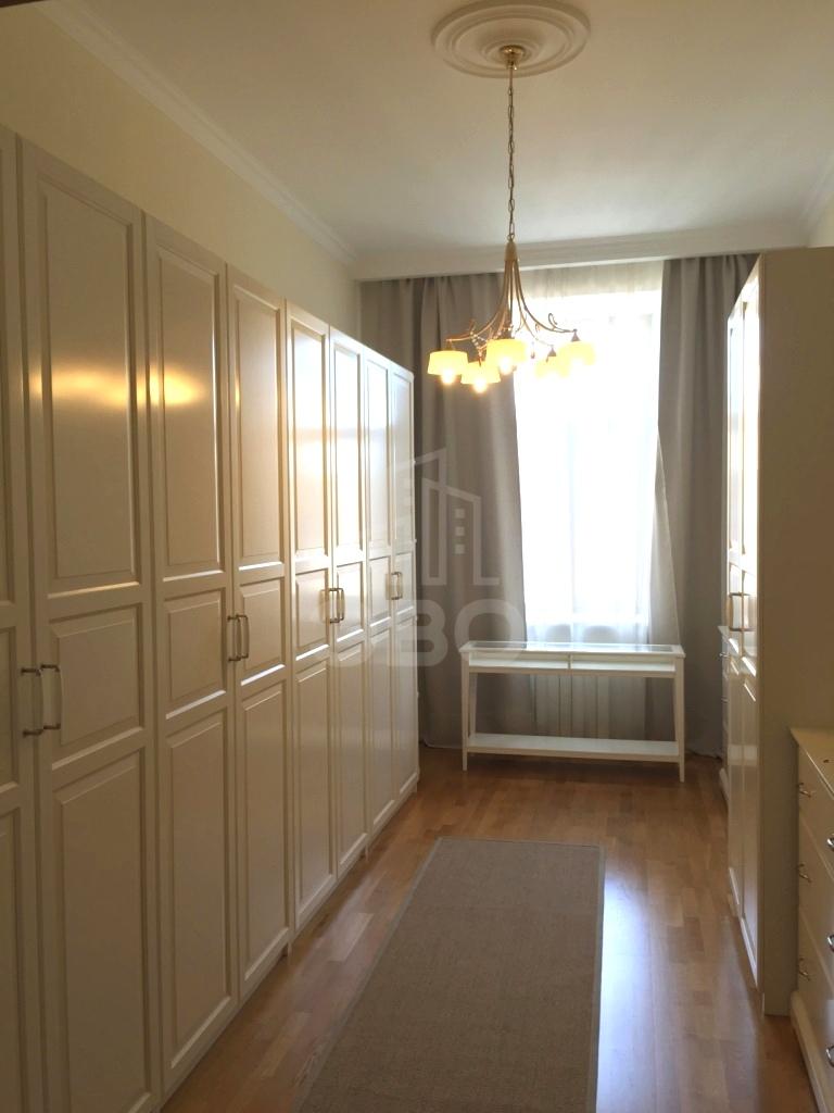 многокомнатная квартира в Санкт-Петербурге по адресу: наб. Реки Мойки, д.64