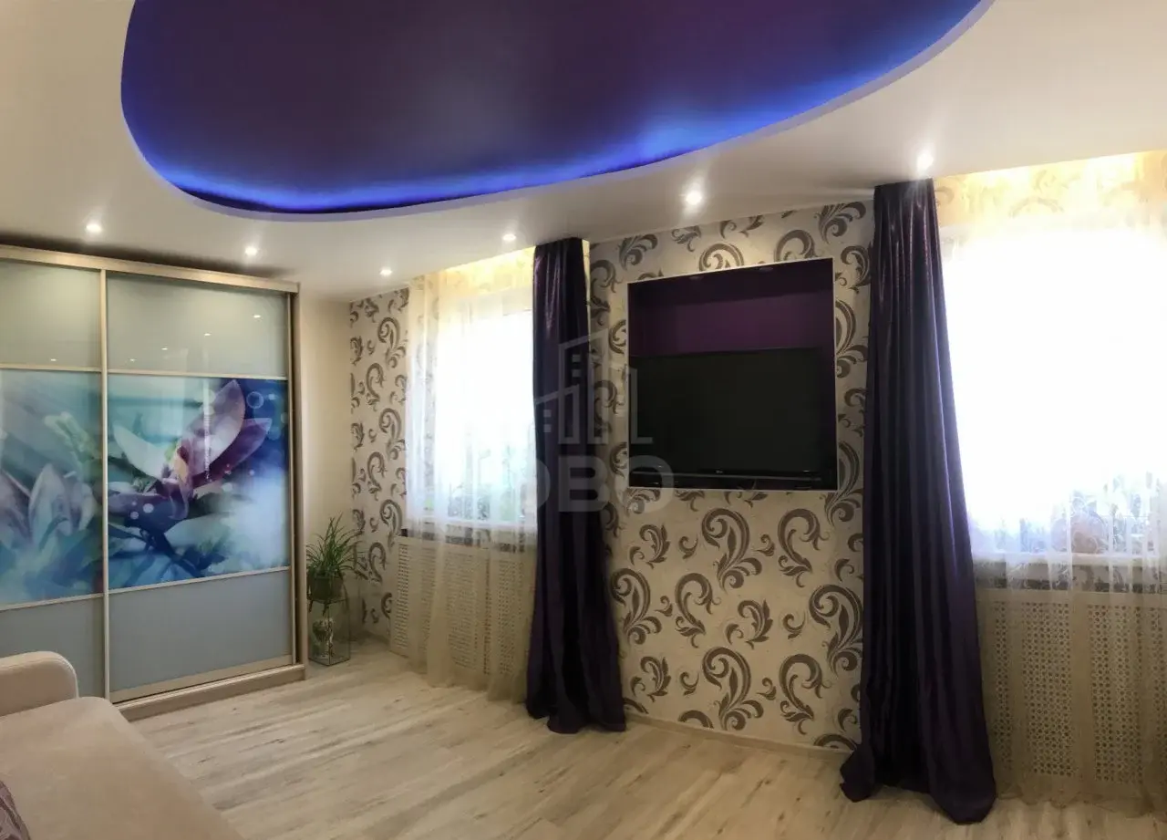 трехкомнатная квартира в Санкт-Петербурге по адресу: Пятилеток проспект, 4