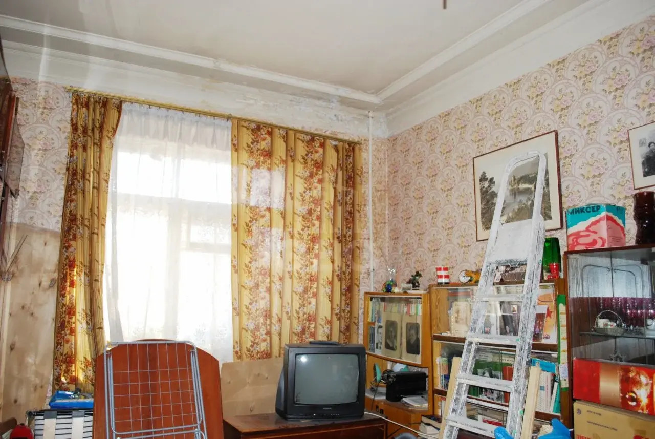 трехкомнатная квартира в Санкт-Петербурге по адресу: Заневский проспект, 7/7